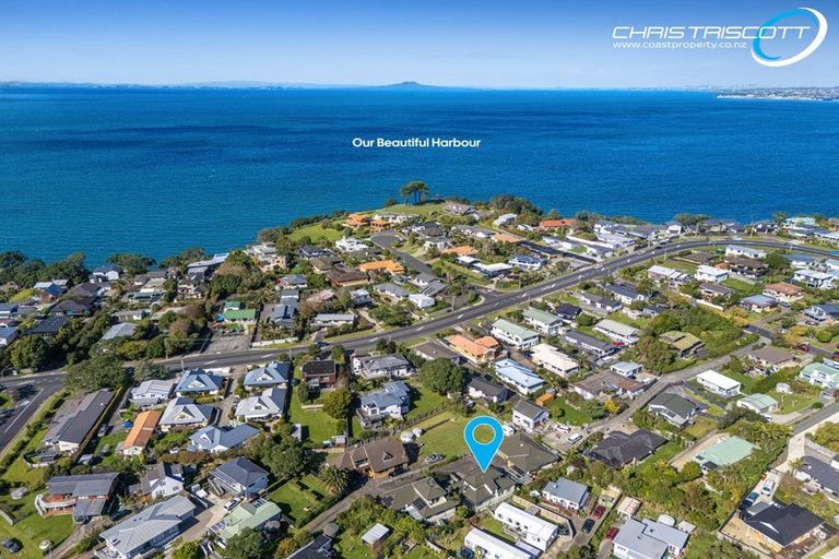 Photo of property in 2/12 Sundown Avenue, Manly, Whangaparaoa, 0930