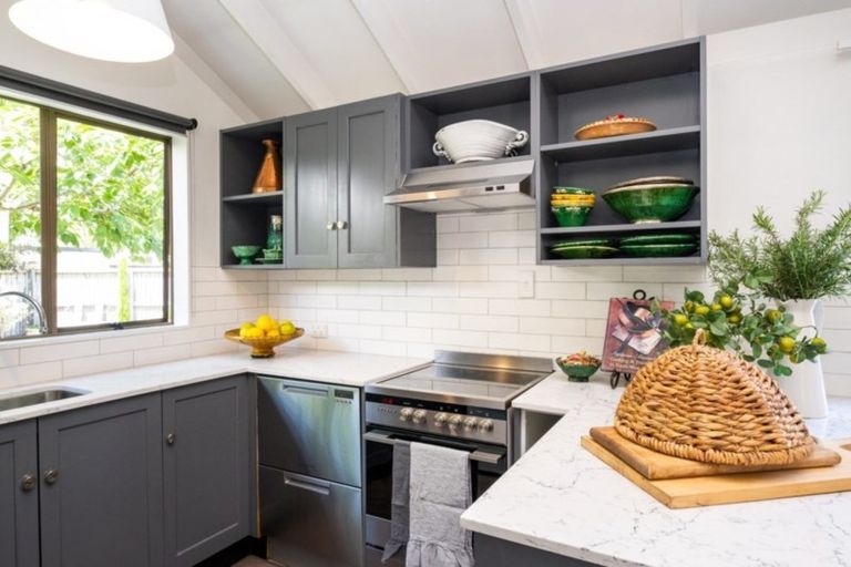 Photo of property in 2/26 Christie Crescent, Havelock North, 4130