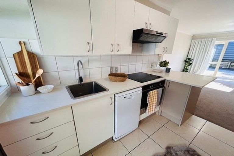 Photo of property in 4/4 Meadow Street, Mount Wellington, Auckland, 1062