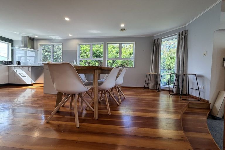 Photo of property in 4 School Road, Plimmerton, Porirua, 5026