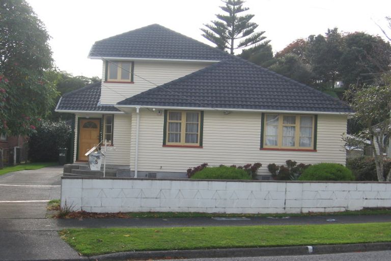 Photo of property in 15 Tilbury Street, Fairfield, Lower Hutt, 5011