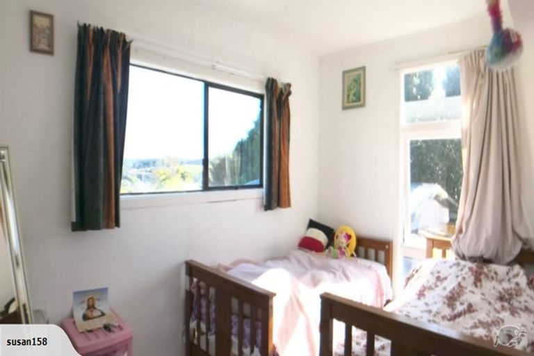 Photo of property in 796 East Coast Road, Oteha, Auckland, 0630