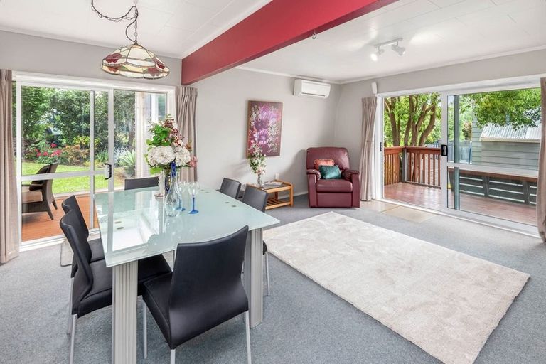 Photo of property in 2/11 Imogene Way, Half Moon Bay, Auckland, 2012