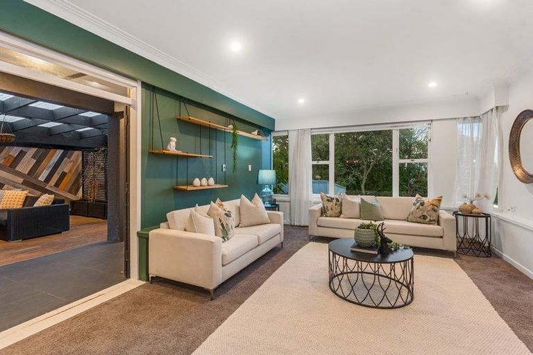 Photo of property in 16 Forrest Hill Road, Forrest Hill, Auckland, 0620