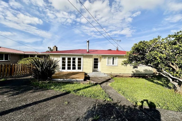 Photo of property in 5 Nield Road, Manurewa, Auckland, 2102