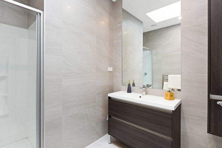 Photo of property in 6a Kuku Avenue, Red Beach, 0932