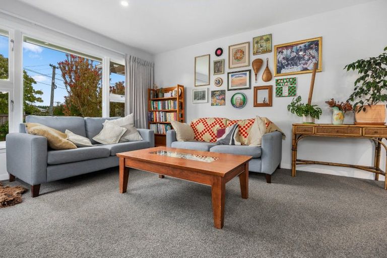 Photo of property in 8 Roslyn Avenue, Mairehau, Christchurch, 8052