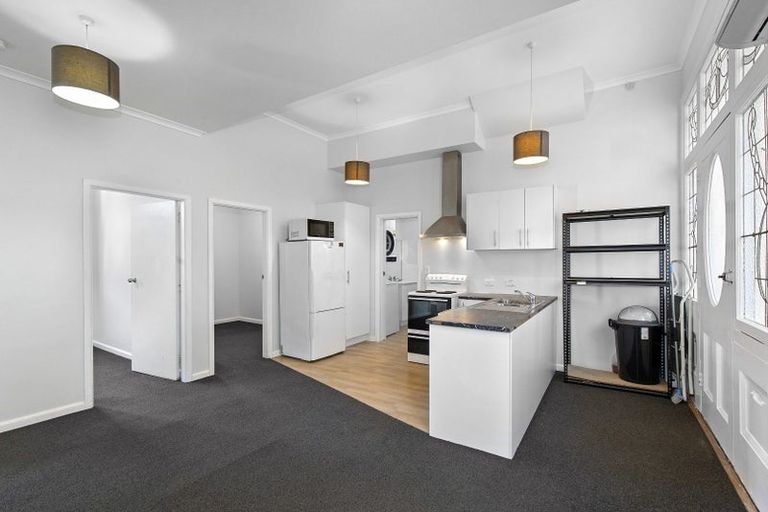 Photo of property in 262 The Terrace, Te Aro, Wellington, 6011