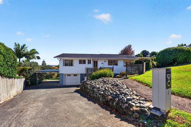 Photo of property in 1 Brunton Place, Glenfield, Auckland, 0629