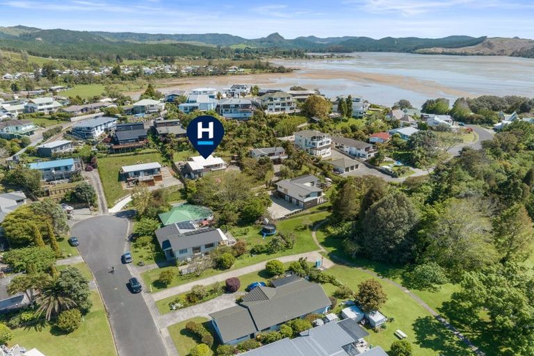 Photo of property in 132 Isabel Street, Whangamata, 3620
