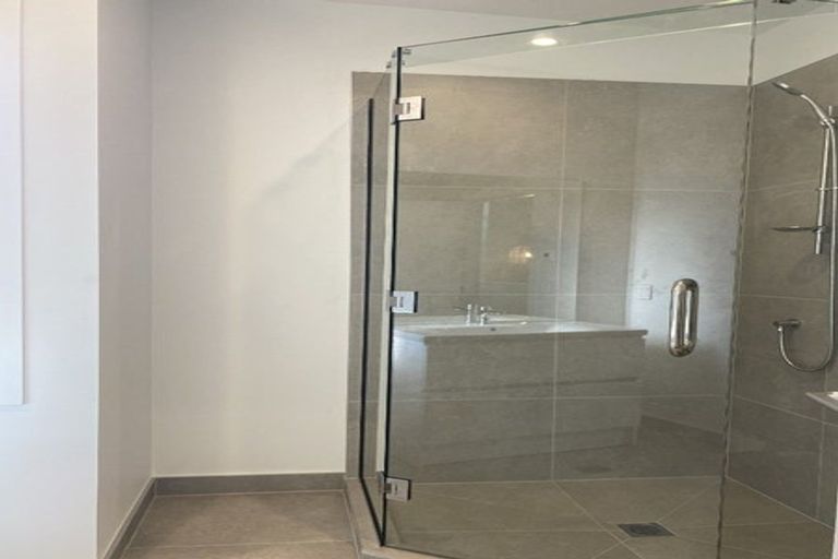 Photo of property in 30b Collins Avenue, Tawa, Wellington, 5028