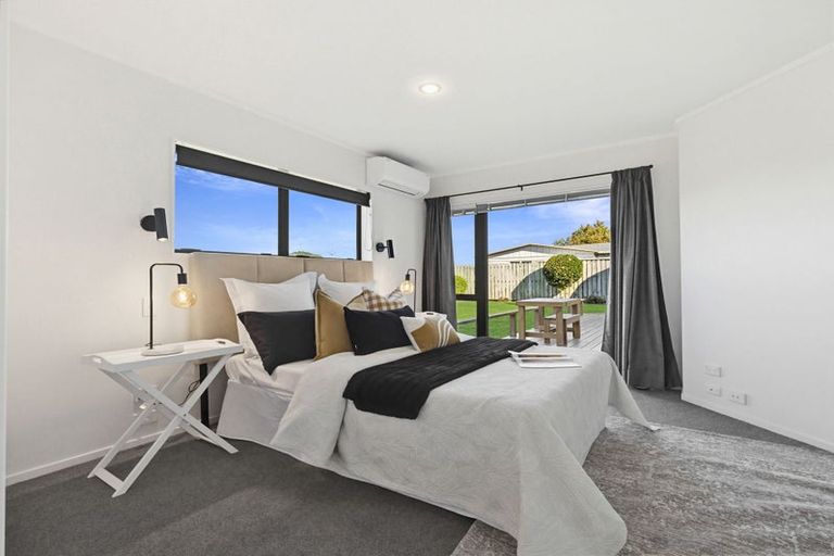 Photo of property in 23 Brookesmith Drive, Waiuku, 2123