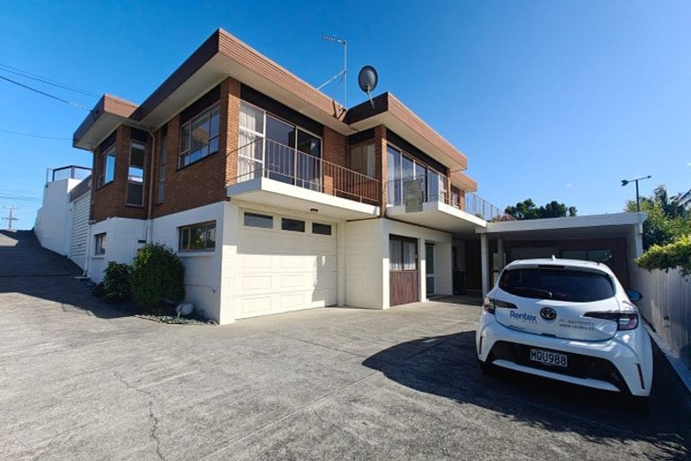 Photo of property in 149 East Coast Road, Castor Bay, Auckland, 0620