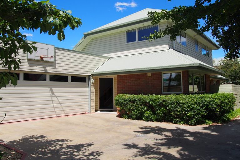 Photo of property in 29a Strowan Road, Strowan, Christchurch, 8052