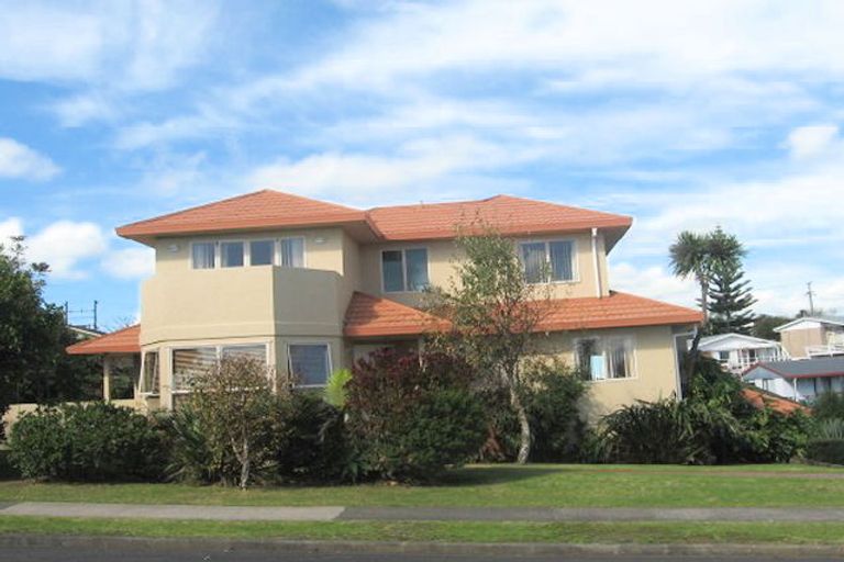 Photo of property in 10 Mccahill Views, Botany Downs, Auckland, 2010