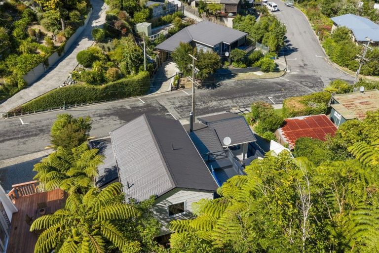 Photo of property in 12 Arthur Crescent, Waikawa, Picton, 7220
