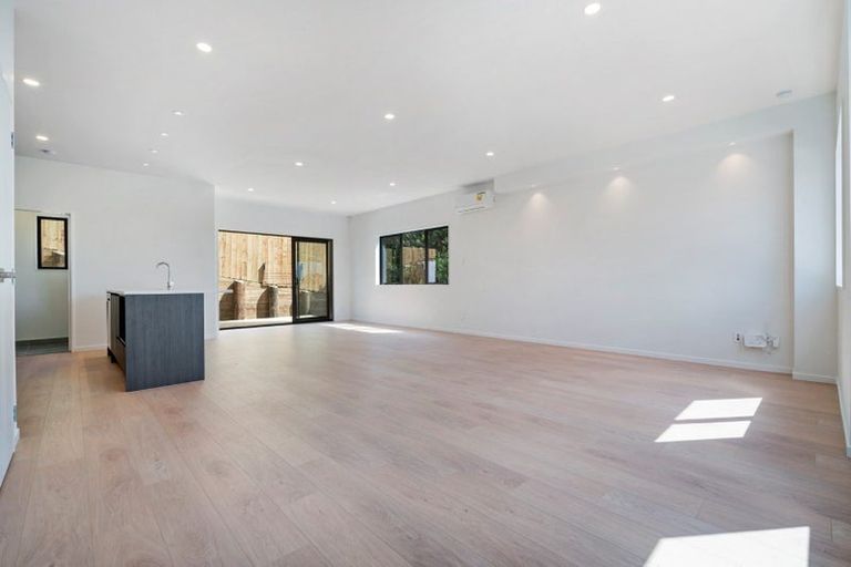 Photo of property in 57b Chequers Avenue, Glenfield, Auckland, 0629