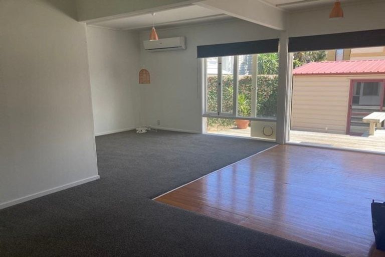 Photo of property in 15 Hattaway Avenue, Bucklands Beach, Auckland, 2012