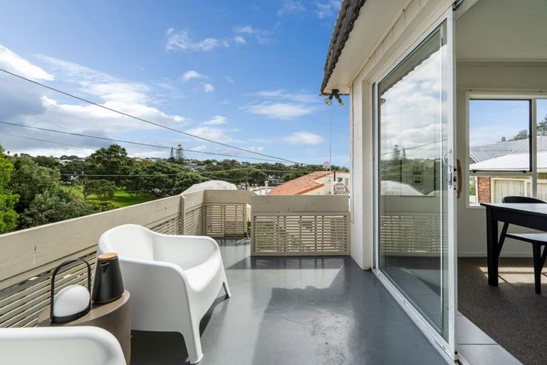 Photo of property in 1/22 North Avenue, Narrow Neck, Auckland, 0624