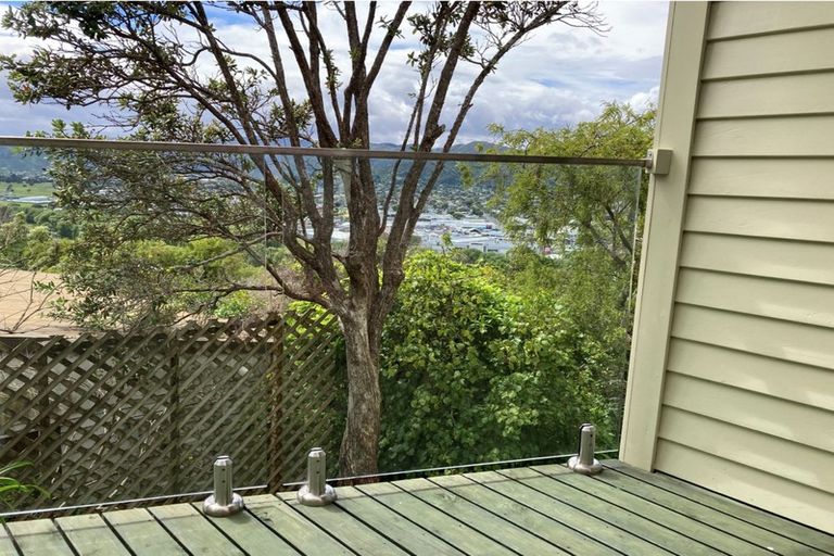 Photo of property in 12e City View Grove, Harbour View, Lower Hutt, 5010