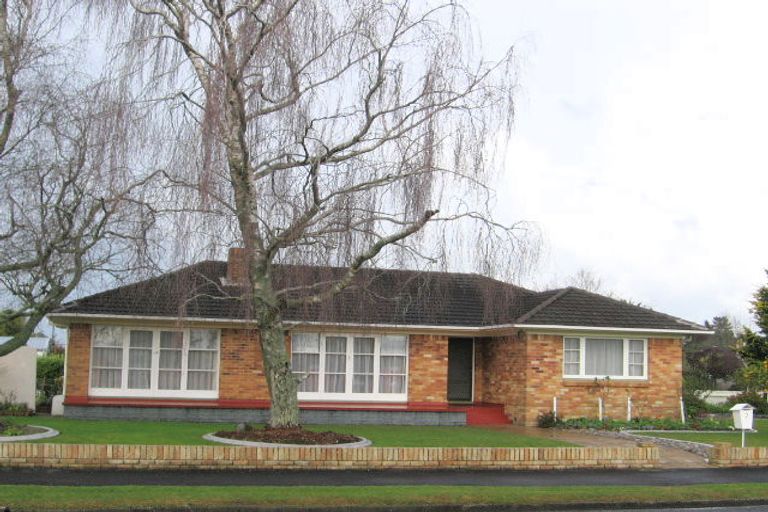 Photo of property in 2 Wingate Street, Bader, Hamilton, 3206