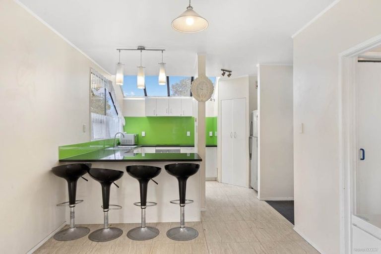 Photo of property in 22 Goodwood Drive, Goodwood Heights, Auckland, 2105