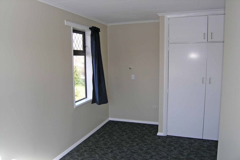 Photo of property in 15 Oak Street, Ebdentown, Upper Hutt, 5018