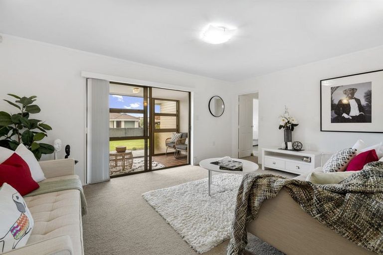 Photo of property in 48 Edward Avenue, Orewa, 0931