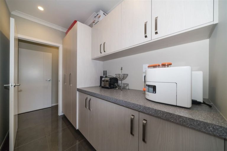 Photo of property in 34 Rodeo Drive, Kelvin Grove, Palmerston North, 4414