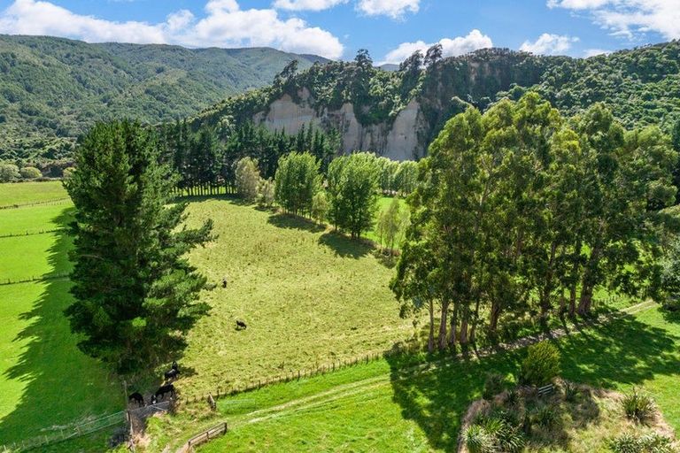 Photo of property in 64c Kaitoke Waterworks Road, Kaitoke, Upper Hutt, 5018