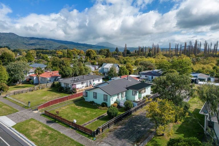Photo of property in 131 Te Rangitautahanga Road, Turangi, 3334