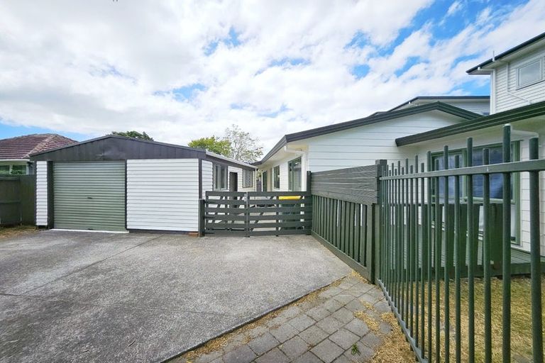 Photo of property in 1 Robertson Road, Ranui, Auckland, 0612