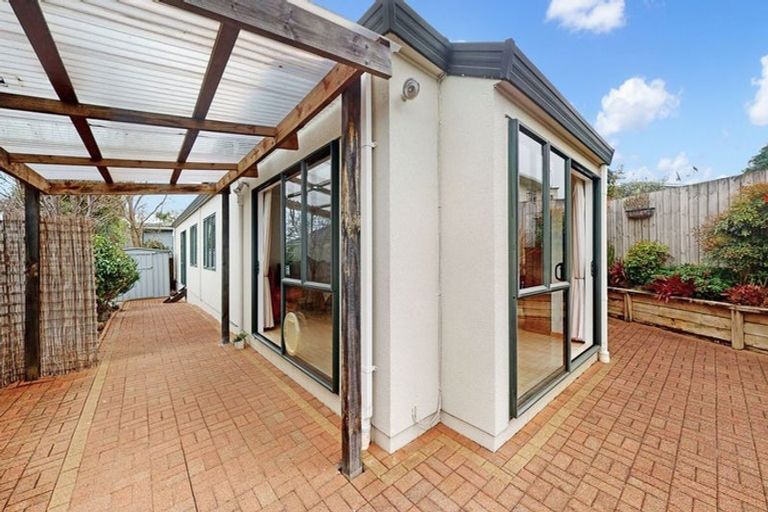 Photo of property in 2/148 Pigeon Mountain Road, Half Moon Bay, Auckland, 2012