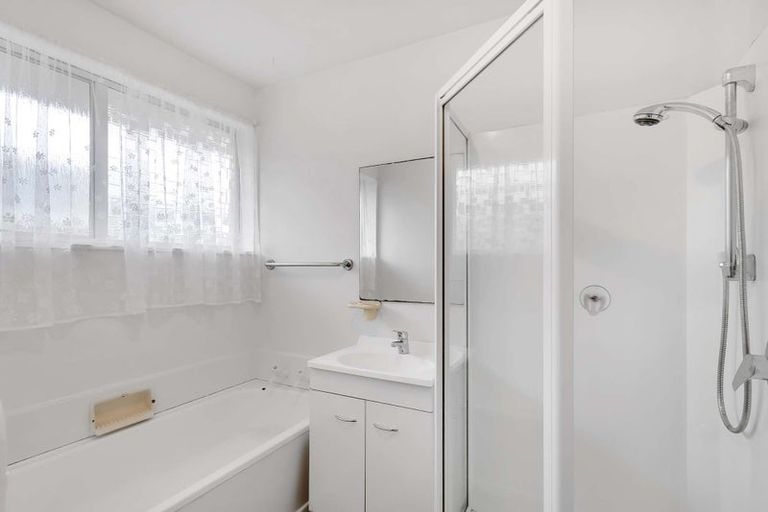 Photo of property in 62 Denise Crescent, Hornby, Christchurch, 8042