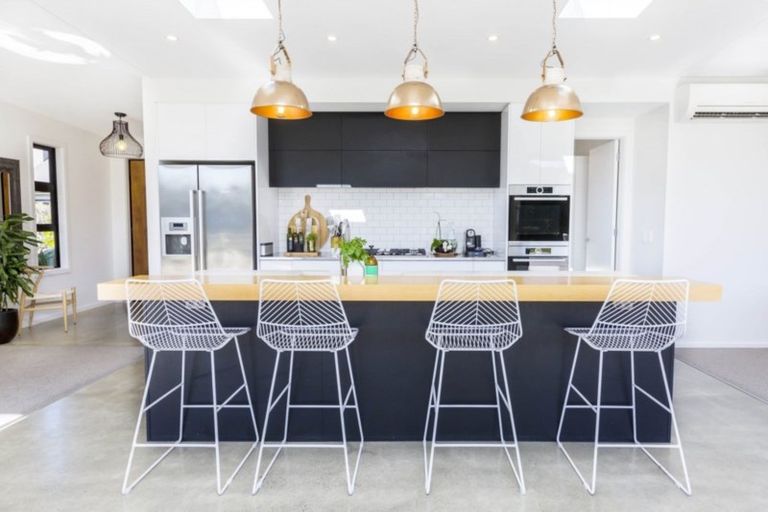 Photo of property in 46a Emerald Hill Drive, Birchville, Upper Hutt, 5018