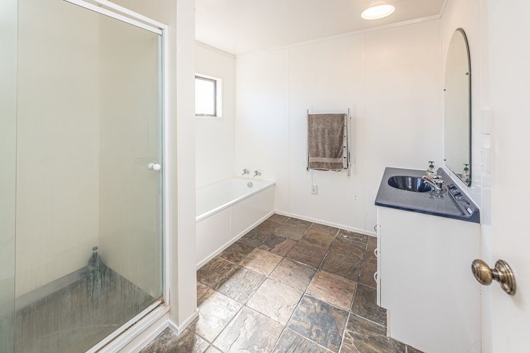 Photo of property in 32 Exeter Crescent, Springvale, Whanganui, 4501