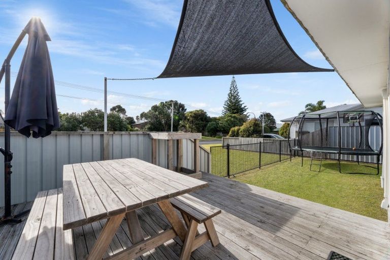 Photo of property in 7b Taylor Road, Papamoa Beach, Papamoa, 3118