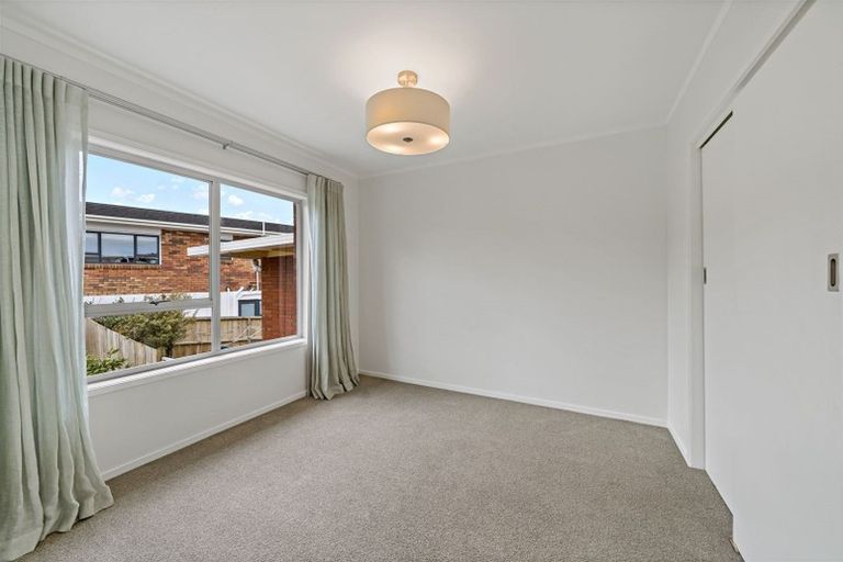 Photo of property in 1/1 Kaihu Street, Northcote, Auckland, 0627