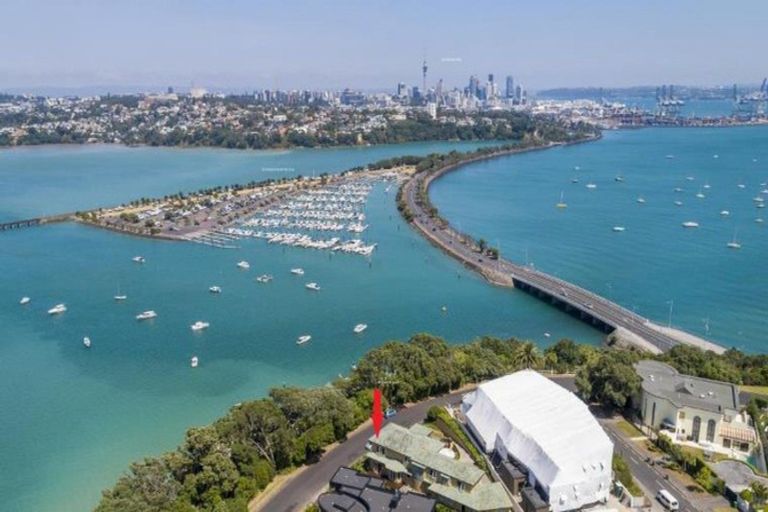 Photo of property in 96 Paritai Drive, Orakei, Auckland, 1071