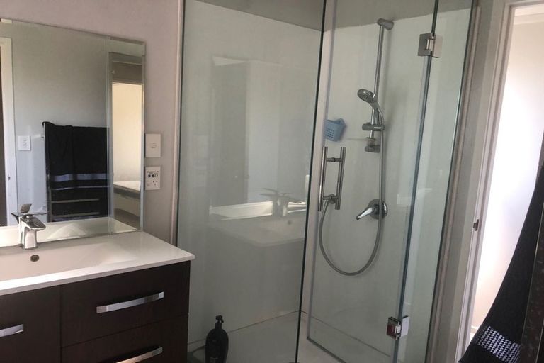 Photo of property in 2/24 Curacao Place, Half Moon Bay, Auckland, 2012