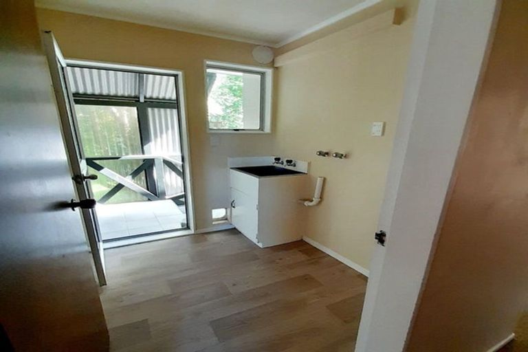 Photo of property in 25 Hartford Crescent, Totara Park, Upper Hutt, 5018