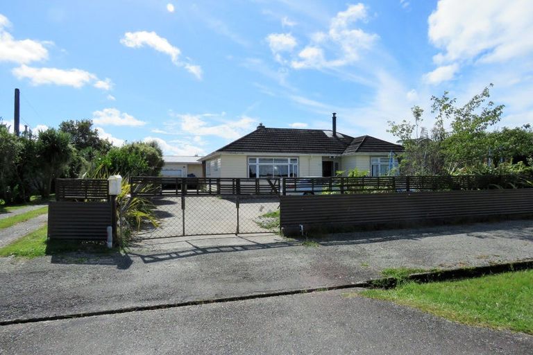 Photo of property in 61 Wakefield Street, Westport, 7825