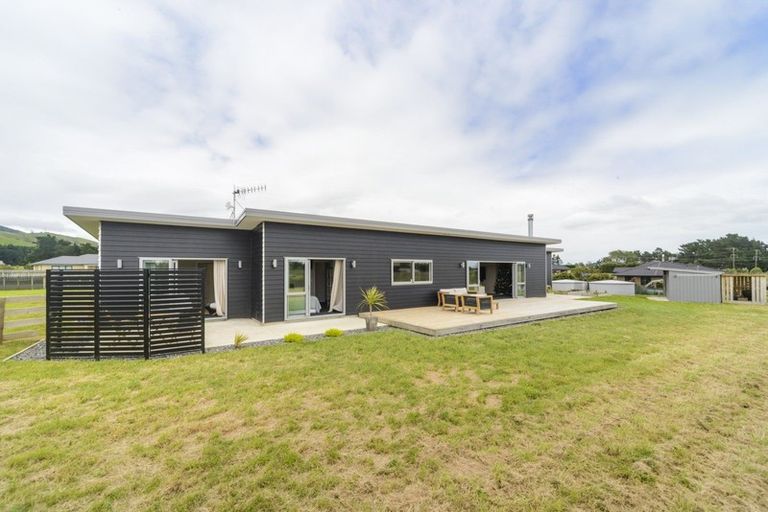 Photo of property in 15 Highland View Drive, Tokomaru, Palmerston North, 4474