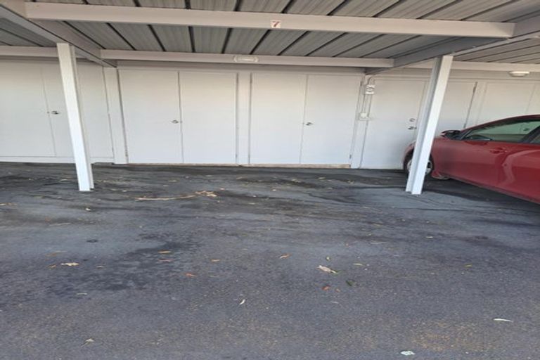 Photo of property in 8/241 Hurstmere Road, Takapuna, Auckland, 0622