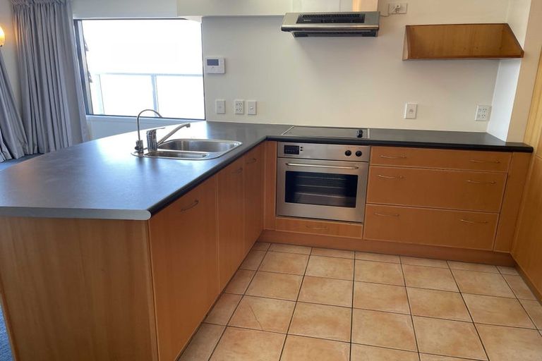 Photo of property in Endeavour Apartments, 4/125 Thorndon Quay, Pipitea, Wellington, 6011