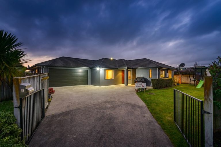 Photo of property in 8 Angelina Way, Kelvin Grove, Palmerston North, 4414