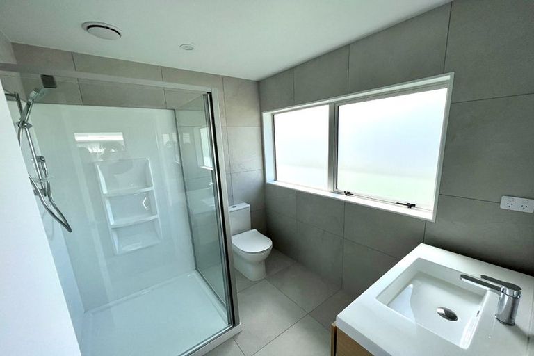 Photo of property in 15 Taikura Avenue, Red Beach, 0932