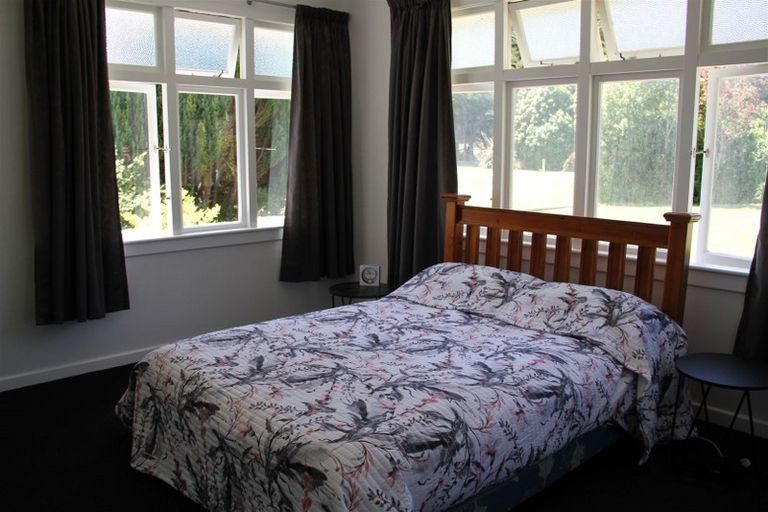 Photo of property in 33 Main Road, Tuatapere, 9620