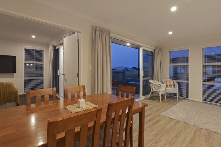 Photo of property in 77 Bert Wall Drive, Omokoroa, 3114