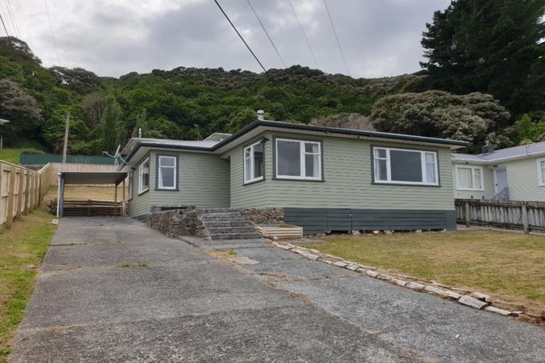 Photo of property in 71 Petrie Street, Wainuiomata, Lower Hutt, 5014